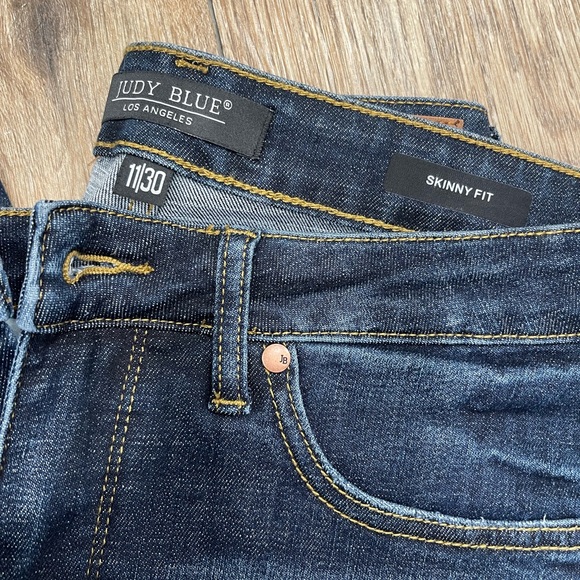 Judy Blue size 11 skinny fit - Picture 2 of 5